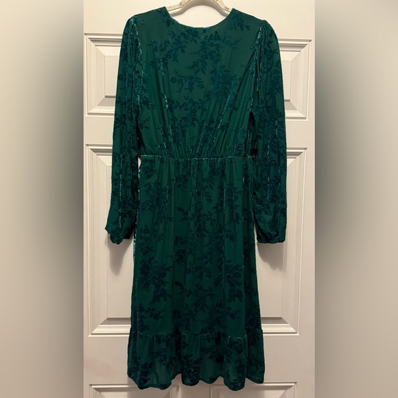 Draper James Velvet Burnout Wrap Dress M NWOT - Picture 6 of 16